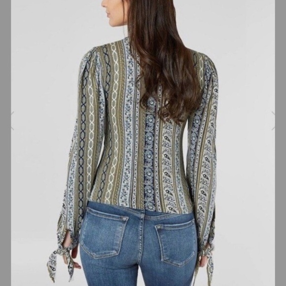 FREE PEOPLE Donatella Mock Neck Puff Shoulder Sleeve Size Large - Picture 13 of 13